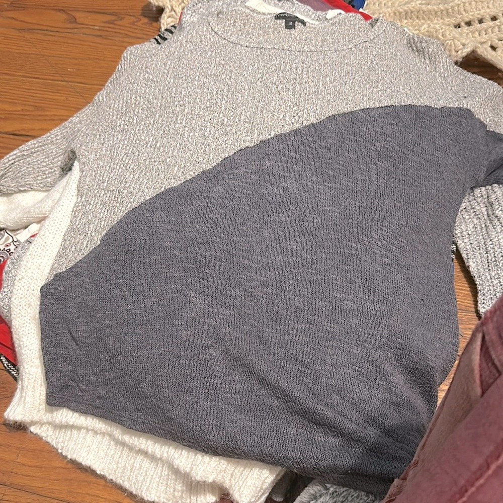 3/4 Link Sleeves, Asymmetrical Bottom Very Soft, Two Color Gray